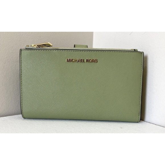 New Michael Kors Jet Set Travel Double Zip Wallet Saffiano Leather Light Sage - Picture 1 of 6